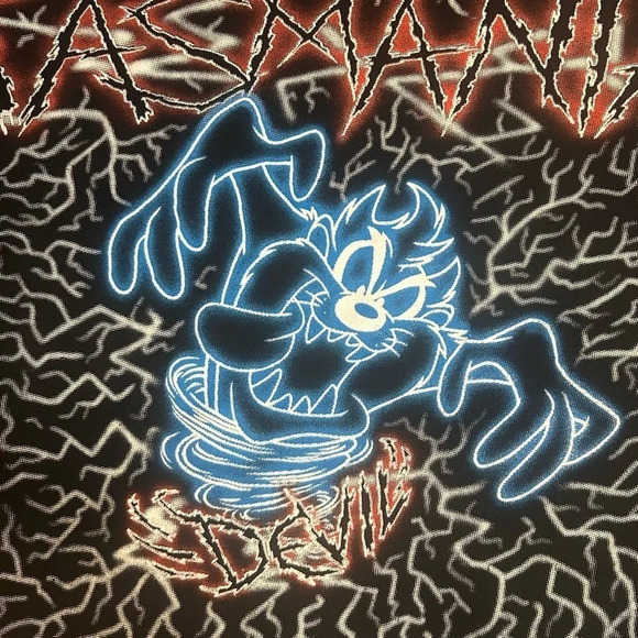 Vintage 1996 “Tasmanian Devil” shirt L or XL super rare find.. comps over 200+ - Picture 5 of 7
